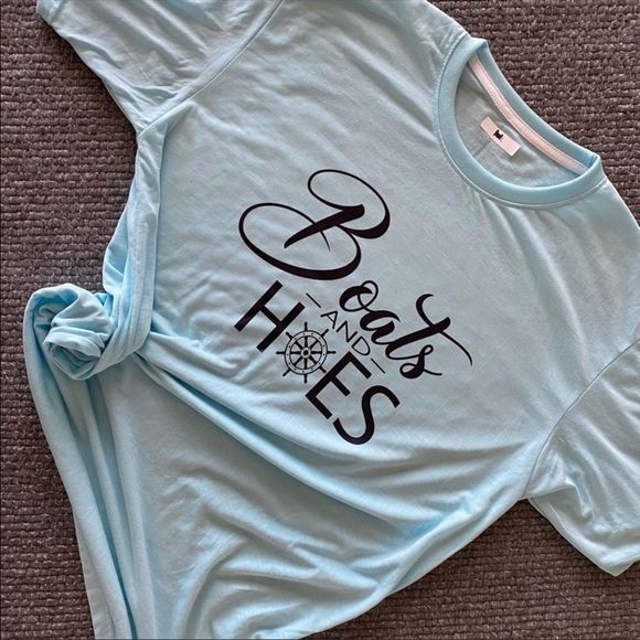 🆕 Boats And Hoes - Graphic Tshirt - Picture 1 of 1